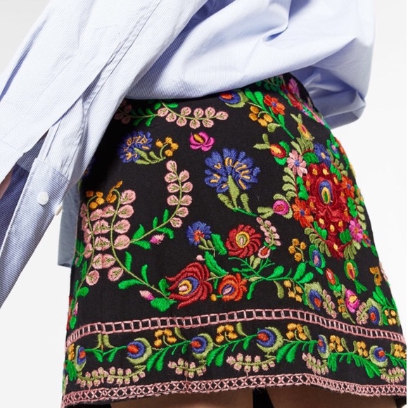 HOLIDAY PICK 🧶 Cotton Embroidered Skirt - Picture 2 of 3